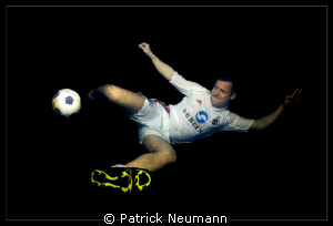 soccer underwater by Patrick Neumann 
